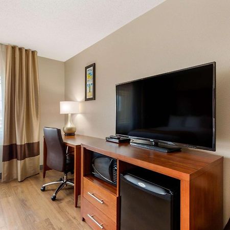 Comfort Inn & Suites Milford Εξωτερικό φωτογραφία