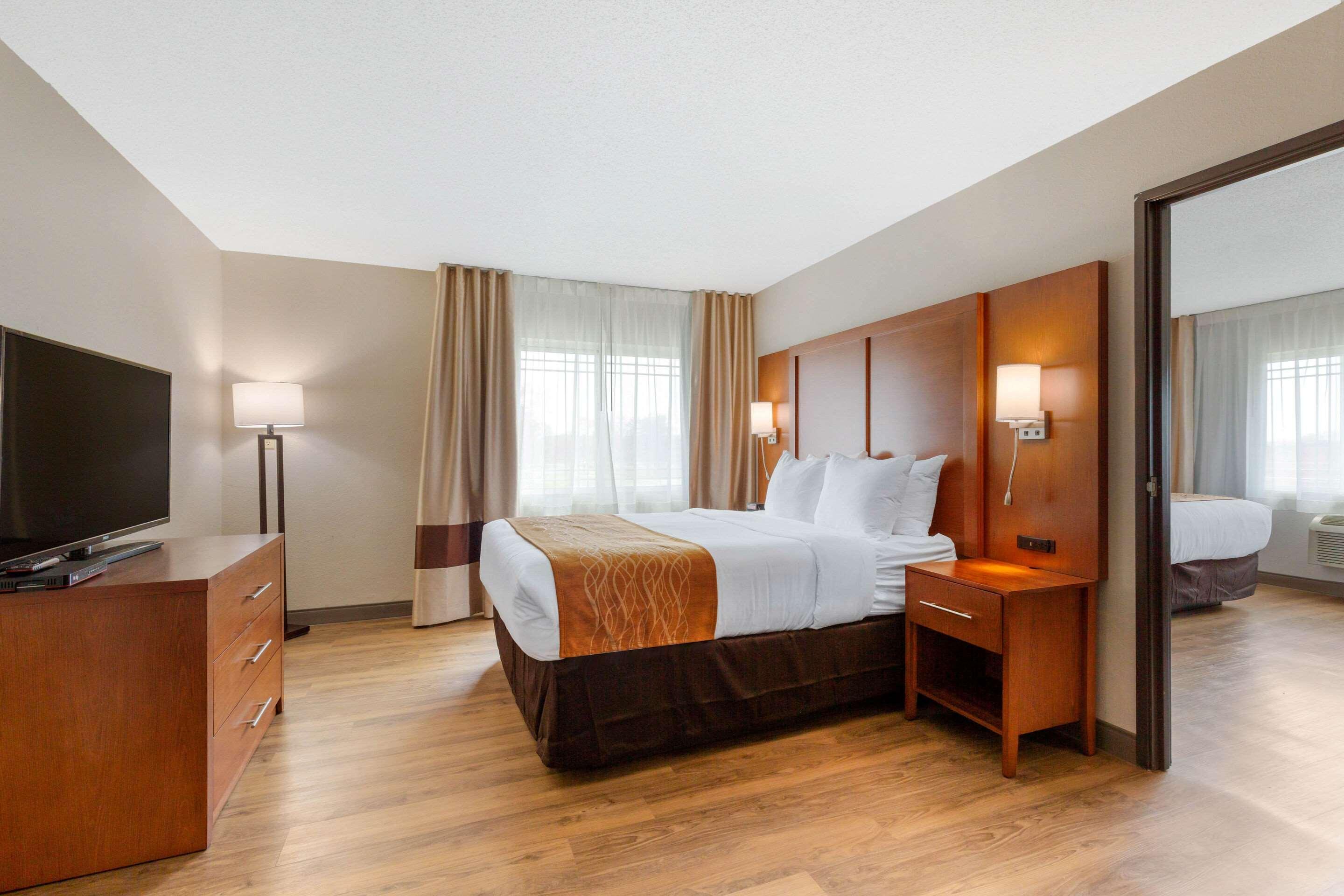 Comfort Inn & Suites Milford Εξωτερικό φωτογραφία