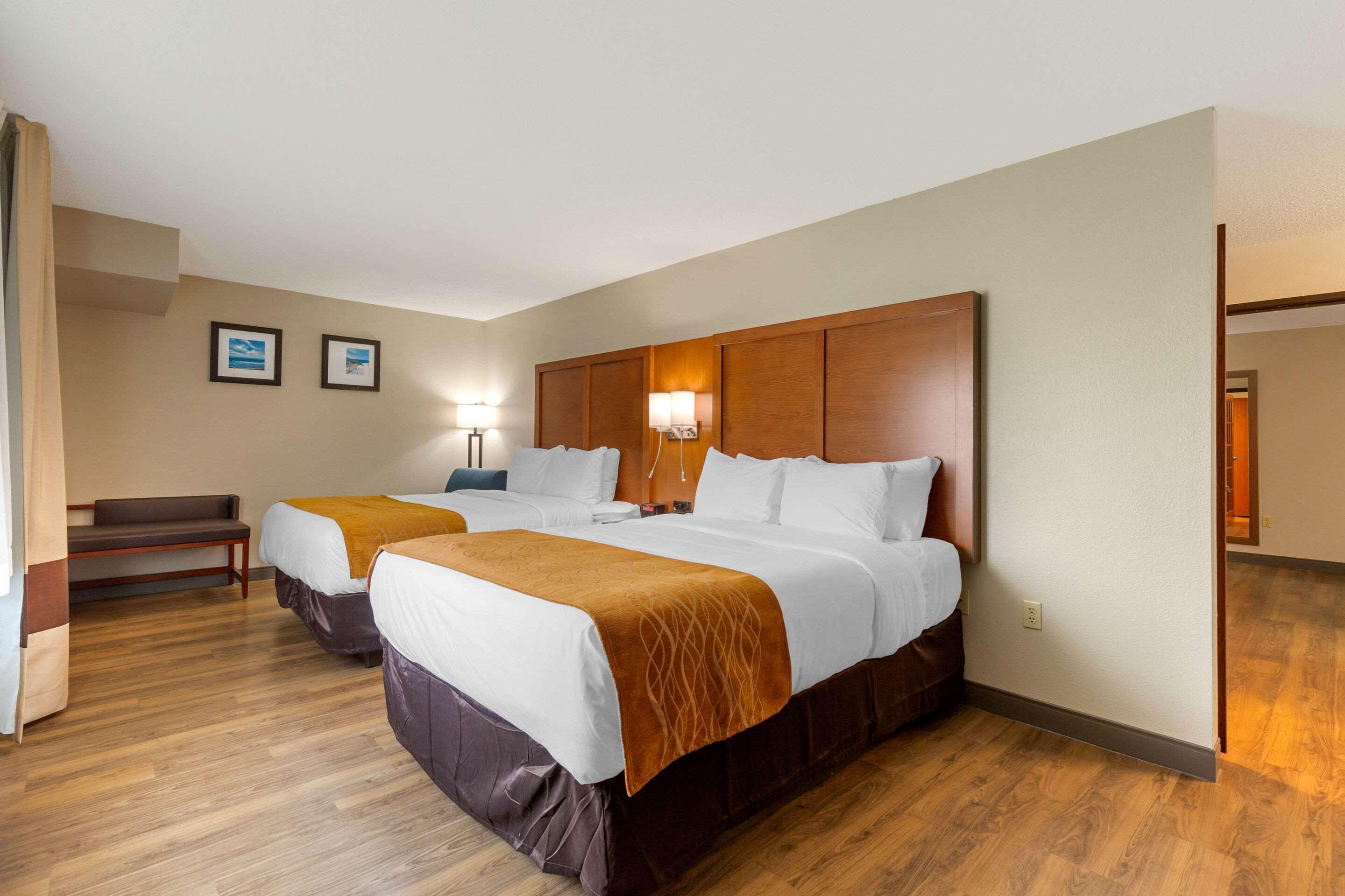 Comfort Inn & Suites Milford Εξωτερικό φωτογραφία